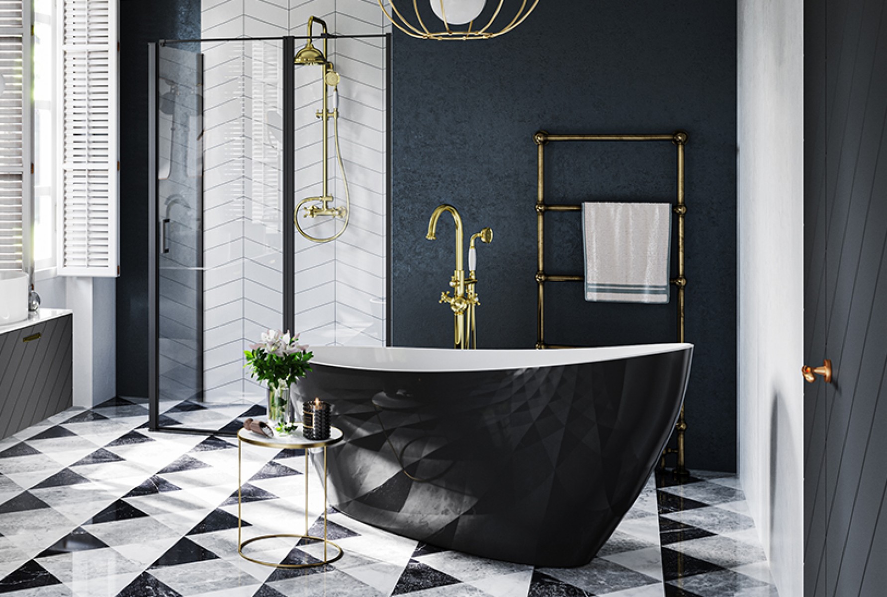 Elegancka biało-czarna łazienka ze złotą armaturą, białymi okiennicami, kabiną prysznicową i czarną wanną wolnostojącą