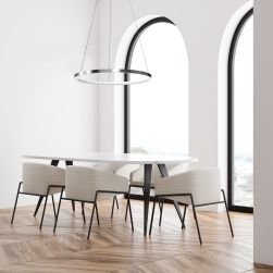 Jadalnia z białym stołem i białymi fotelami oraz lampą wiszącą Rotonda Chrome