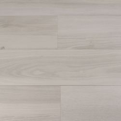 Podłoga ułożona z szarych płytek imitujących drewno At.Rainier Perla 20x120
