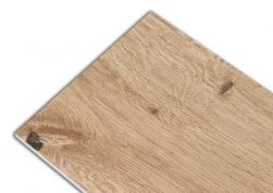 Zbliżenie na detale beżowej płytki drewnopodobnej Indiana Roble 19,5x120 wzór 2
