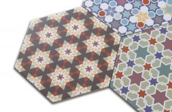 Zbliżenie na kolorowe płytki patchworkowe heksagonalne Andalusi 33x28,5