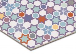 Zbliżenie na kolorowy wzór patchworkowy płytki heksagonalnej Andalusi 33x28,5 wzór 1