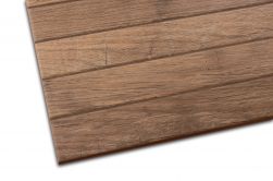 Zbliżenie na żłobienia płytki drewnopodobnej brązowej Woodland Cedro 33x100