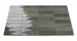 Kompozycja wielu rustykalnych cegiełek ściennych w odcieniach zieleni Trobeca Sage Green 6x24,6