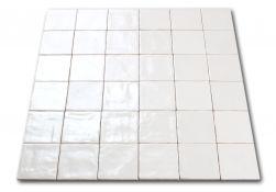 Kompozycja wielu cegiełek ściennych kwadratowych białych Mallorca White 10x10