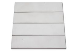 Cztery białe cegiełki ścienne ułożone pionowo Aqua White