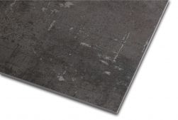 Płytka gresowa czarna imitująca metal zbliżenie na kant Metal Titanium 60x120