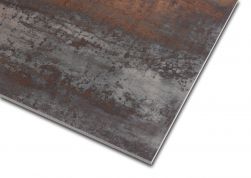 Zbliżenie na detale brązowej płytki imitującej metal Corten-a 60x60 wzór 4