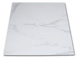 Dwie płytki imitujące marmur białe z jasnymi smugami Pontremoli Brillo 60x120