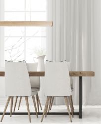Lampa Wisząca TIMBER 18W LED w białej jadalni z drewnianymi meblami