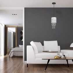 Lampa wisząca ALMERIA SILVER/BLACK 1xE27 w grafitowym salonie z białą kanapą i złotym stolikiem