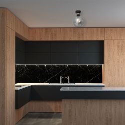 Lampa sufitowa OMEGA BLACK / GOLD 1xE27 w drewnianej kuchni z czarnymi blatami