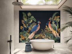 Jasnoszara łazienka ze ścianą wyłożoną dekoracyjnymi płytkami w egzotyczny wzór z kolekcji Atelier z wanną wolnostojącą
