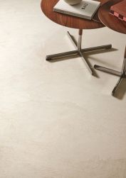 Zbliżenie na płytkę Emil Pietra Di Orosei Perla Silktech