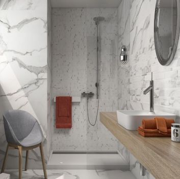 Szaro-biała łazienka z prysznicem, drewnianym blatem z umywalką nablatową i oknem