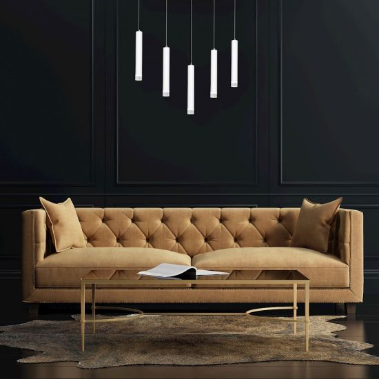 LAMPA WISZĄCA ALBA 5X5W LED w czarnym salonie z miodowym wypoczynkiem