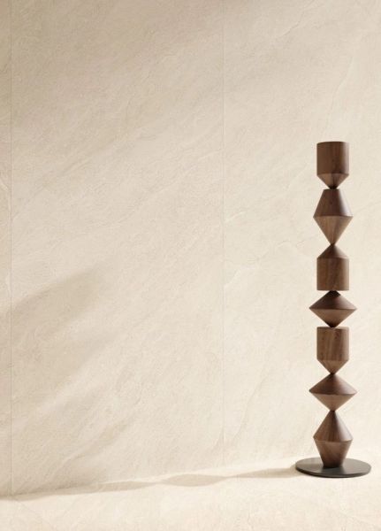 Zbliżenie na płytkę Emil Pietra Di Orosei Perla Silktech